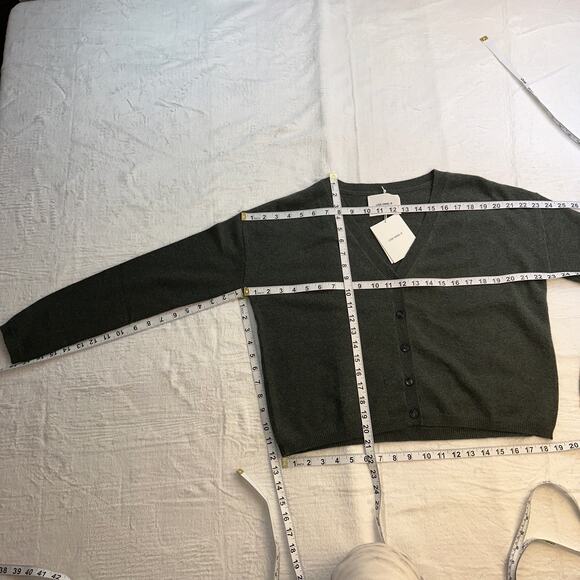 Lisa Yang Abby Cardigan Button V Neck 100% Cashmere Olive Green Size 0 XS NWT - Picture 8 of 16